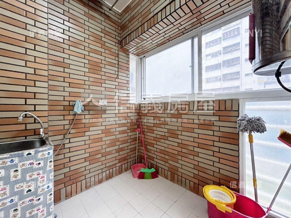 屋況佳⭐凹子底三房平車房屋室內格局與周邊環境
