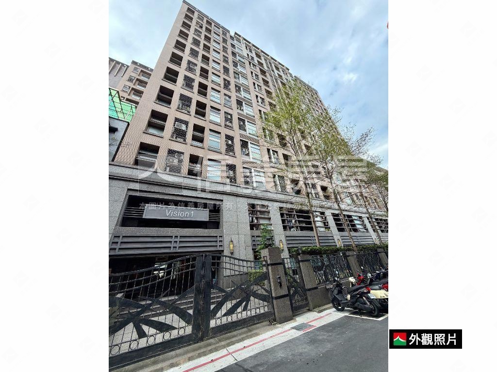 世貿Ｖ１後棟雙面採光屋房屋室內格局與周邊環境