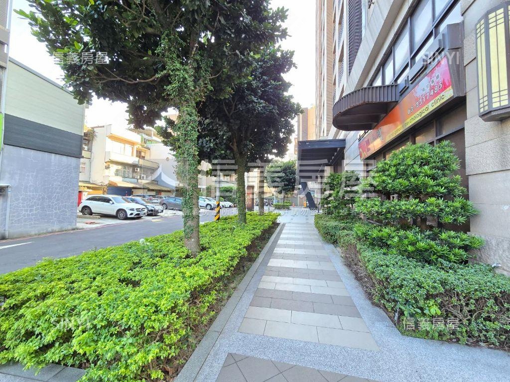 中路縣府敦品景觀三房車位房屋室內格局與周邊環境