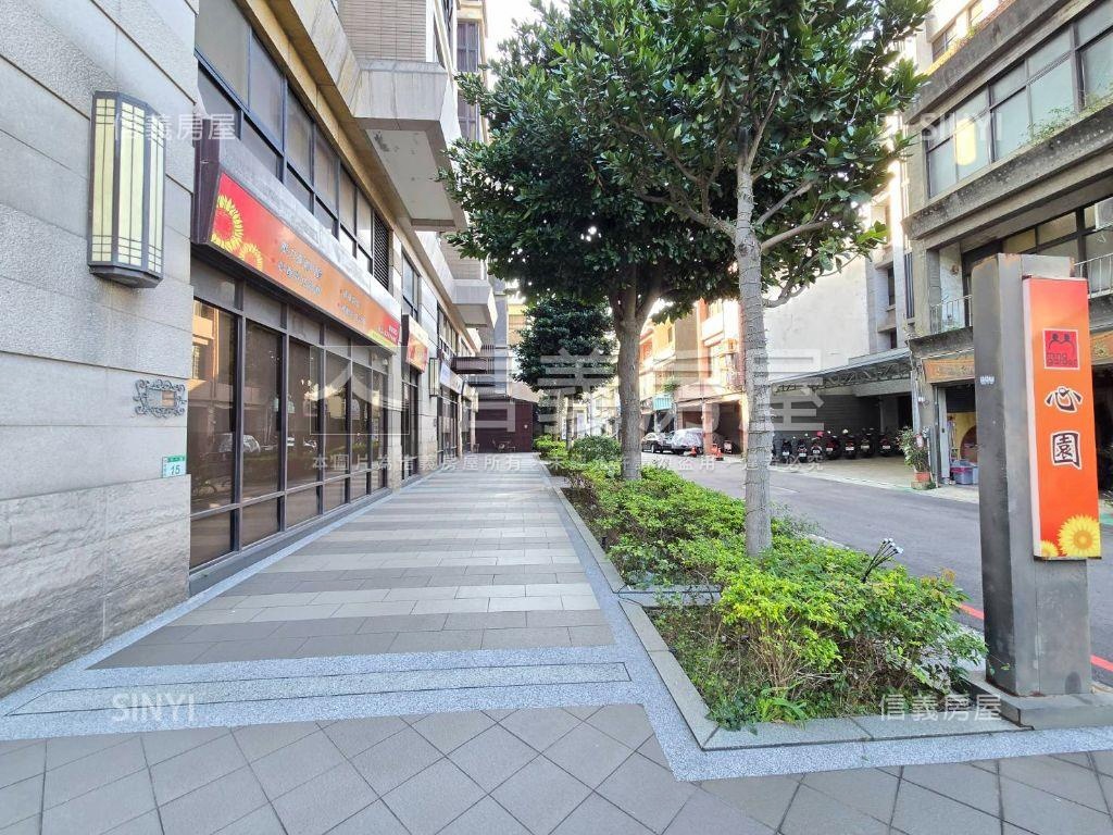 中路縣府敦品景觀三房車位房屋室內格局與周邊環境