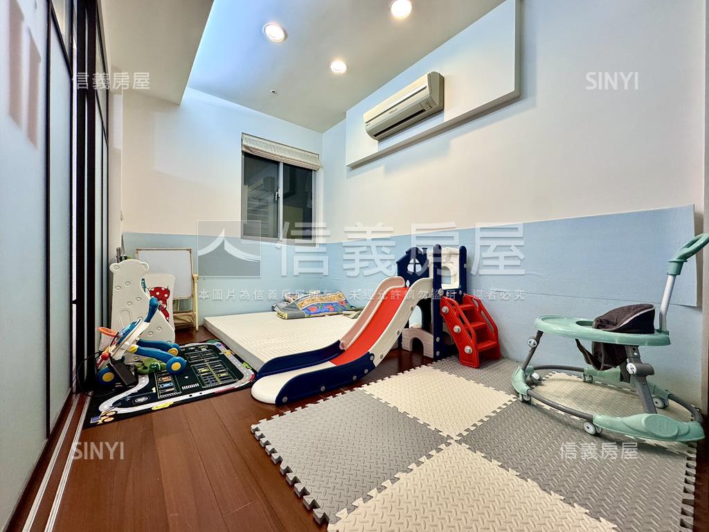 德鑫雙璽高樓大四房雙車位房屋室內格局與周邊環境