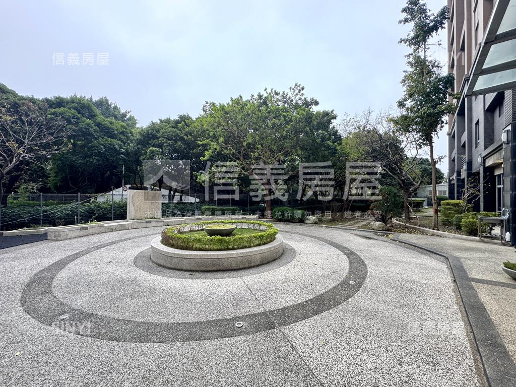 德鑫雙璽高樓大四房雙車位房屋室內格局與周邊環境