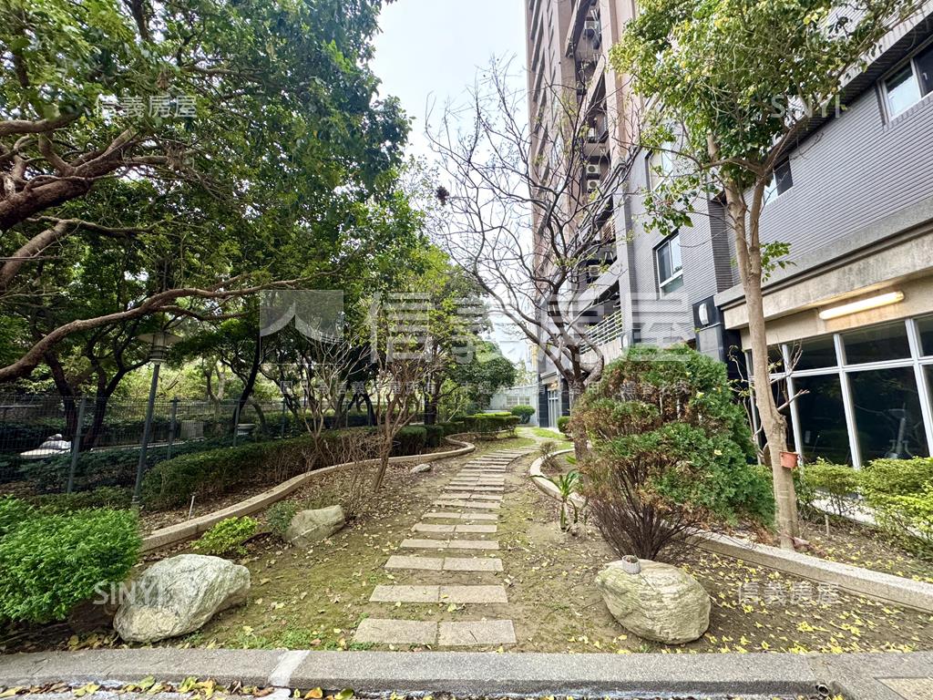 德鑫雙璽高樓大四房雙車位房屋室內格局與周邊環境