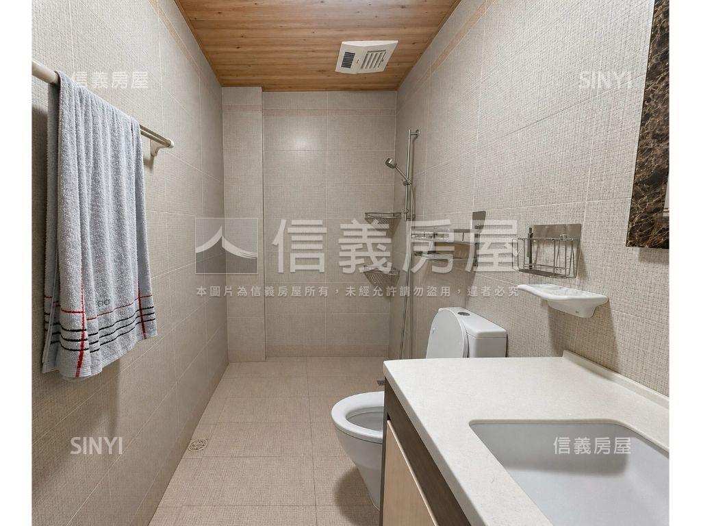 安南區約１２年透天車墅房屋室內格局與周邊環境