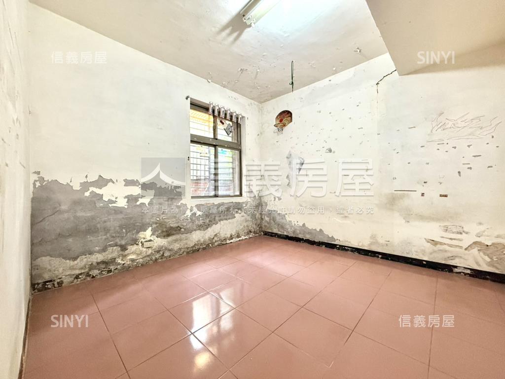 碧潭河濱捷運稀有一樓房屋室內格局與周邊環境