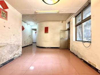 碧潭河濱捷運稀有一樓