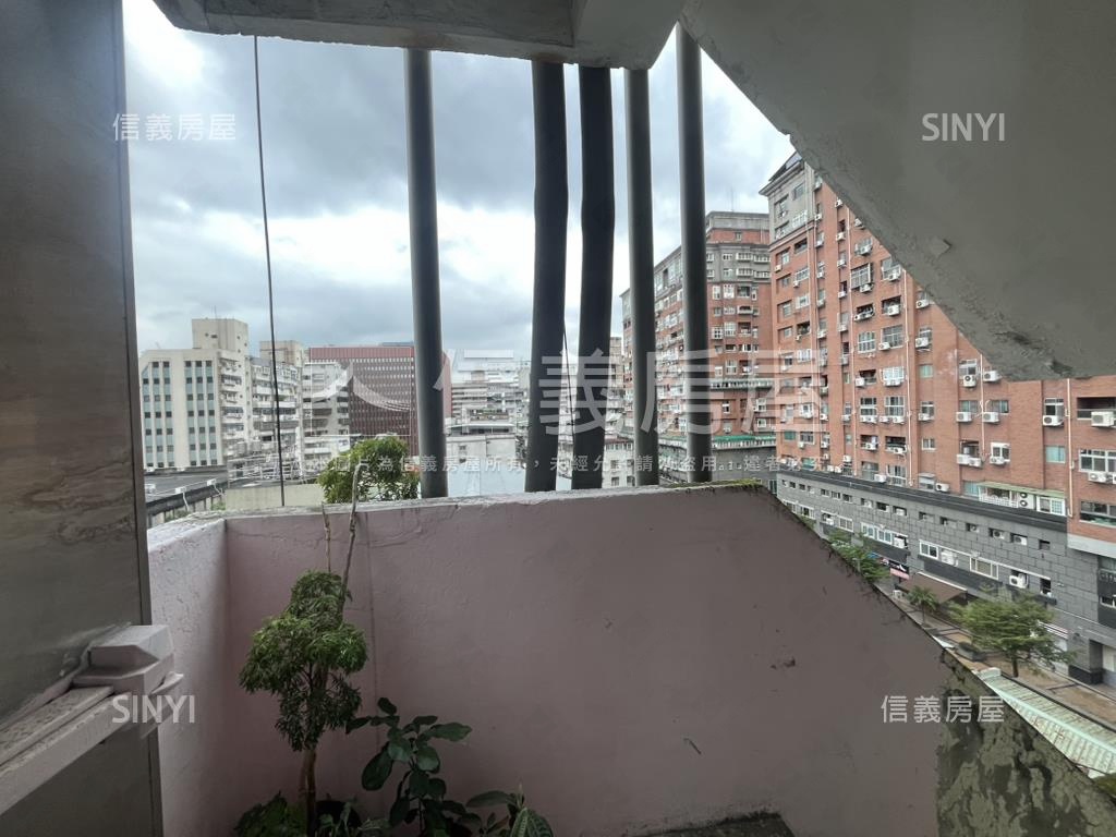 近欣欣晶華熱鬧收租套房房屋室內格局與周邊環境