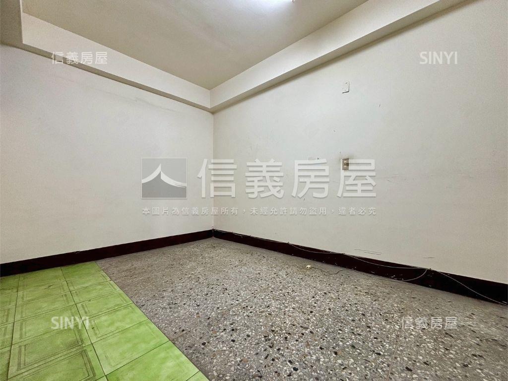近忠孝夜市三樓美寓房屋室內格局與周邊環境