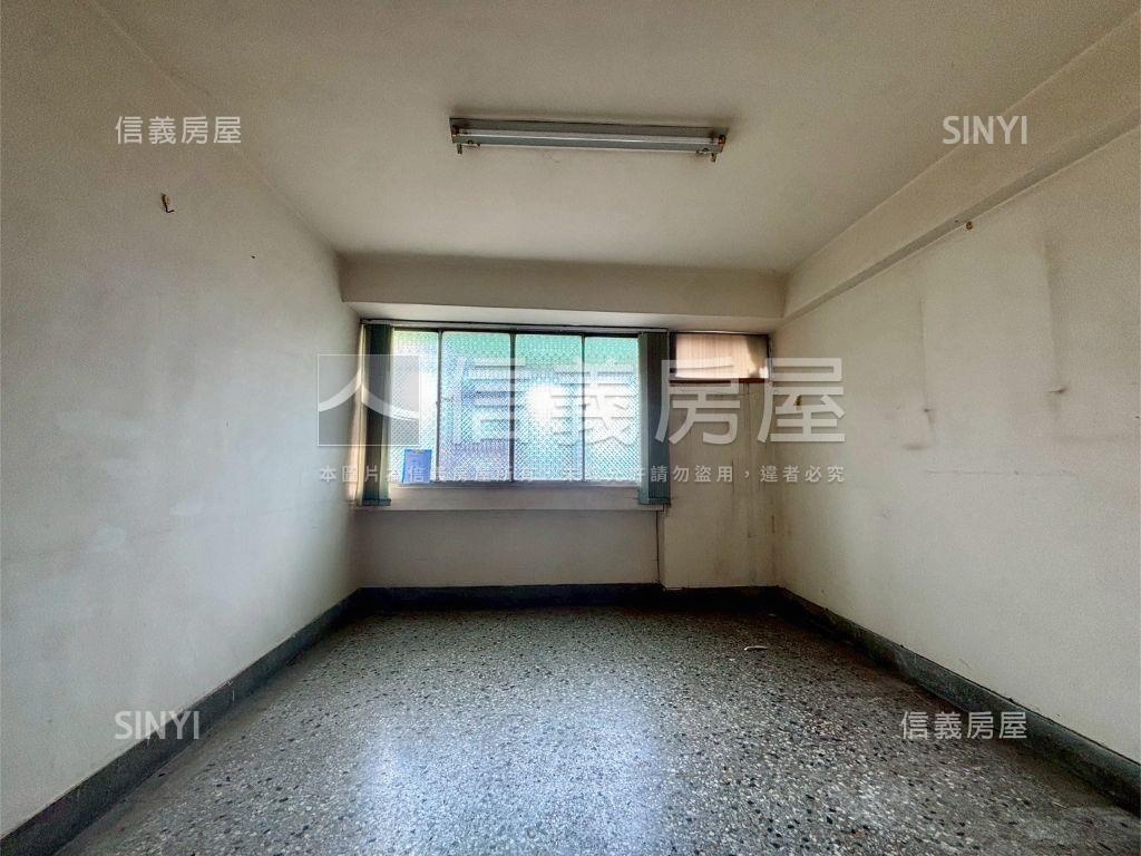 近忠孝夜市三樓美寓房屋室內格局與周邊環境