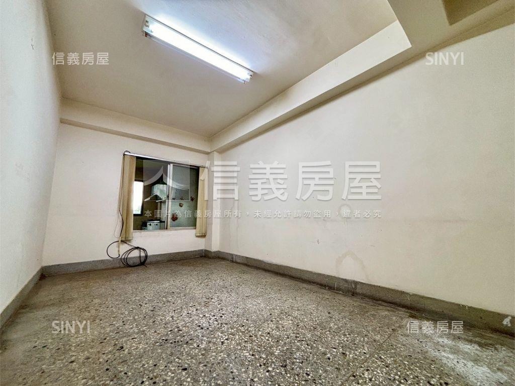 近忠孝夜市三樓美寓房屋室內格局與周邊環境