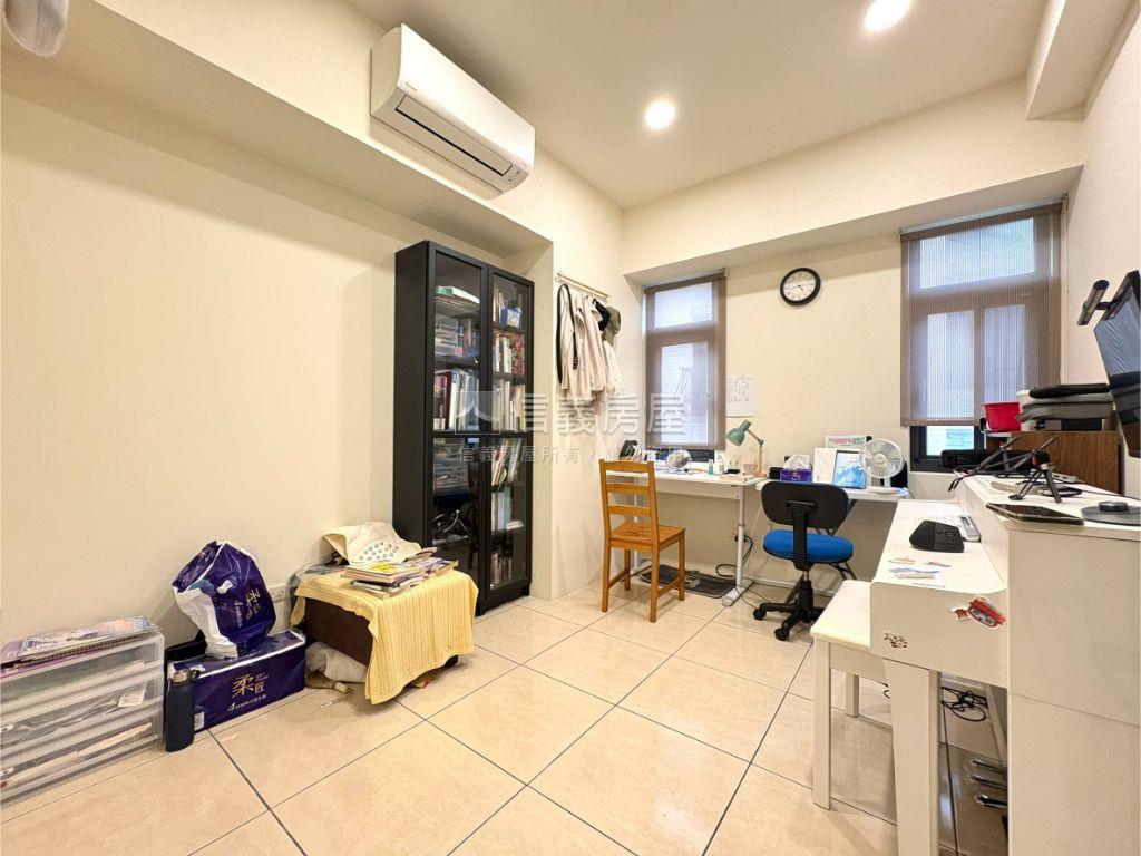 專任●興大旁簡約裝潢兩房房屋室內格局與周邊環境
