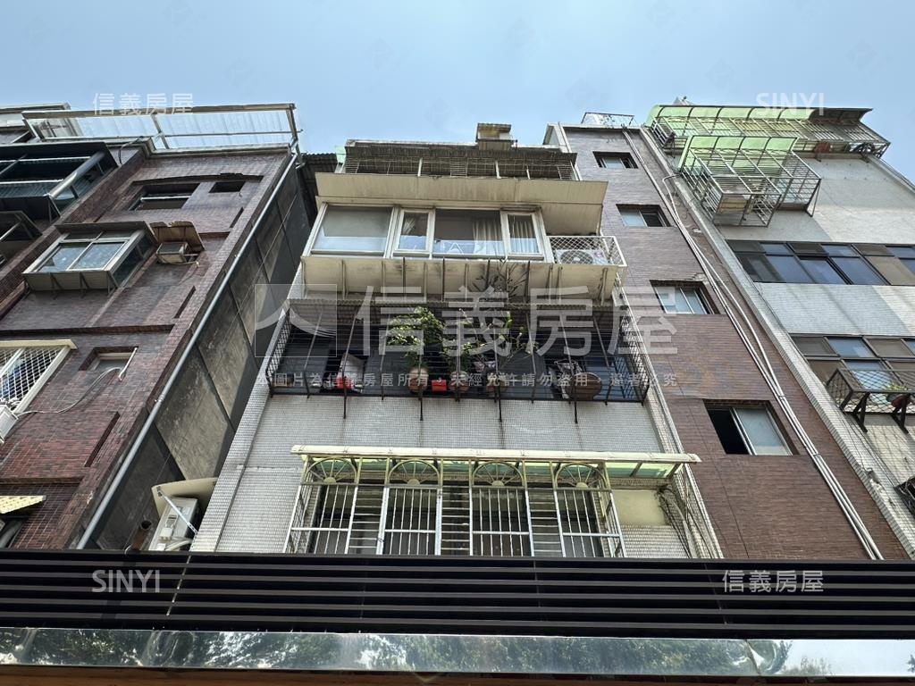 面公園二樓美寓房屋室內格局與周邊環境