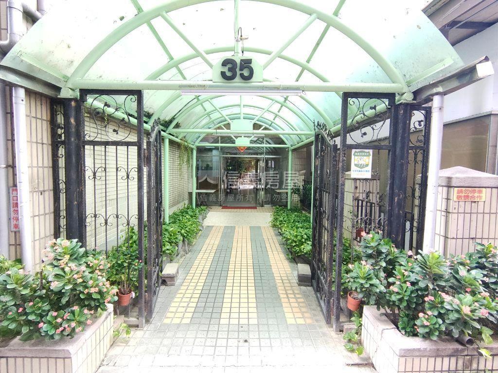電梯邊間採光２房房屋室內格局與周邊環境