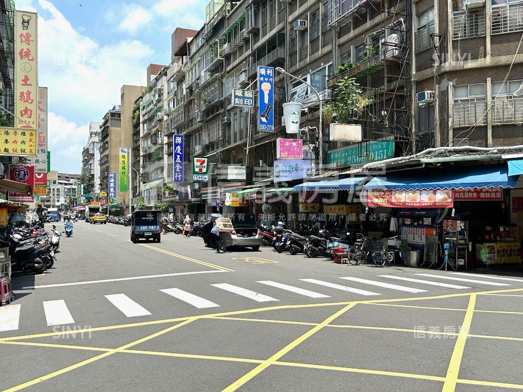榮星人潮黃金店面房屋室內格局與周邊環境