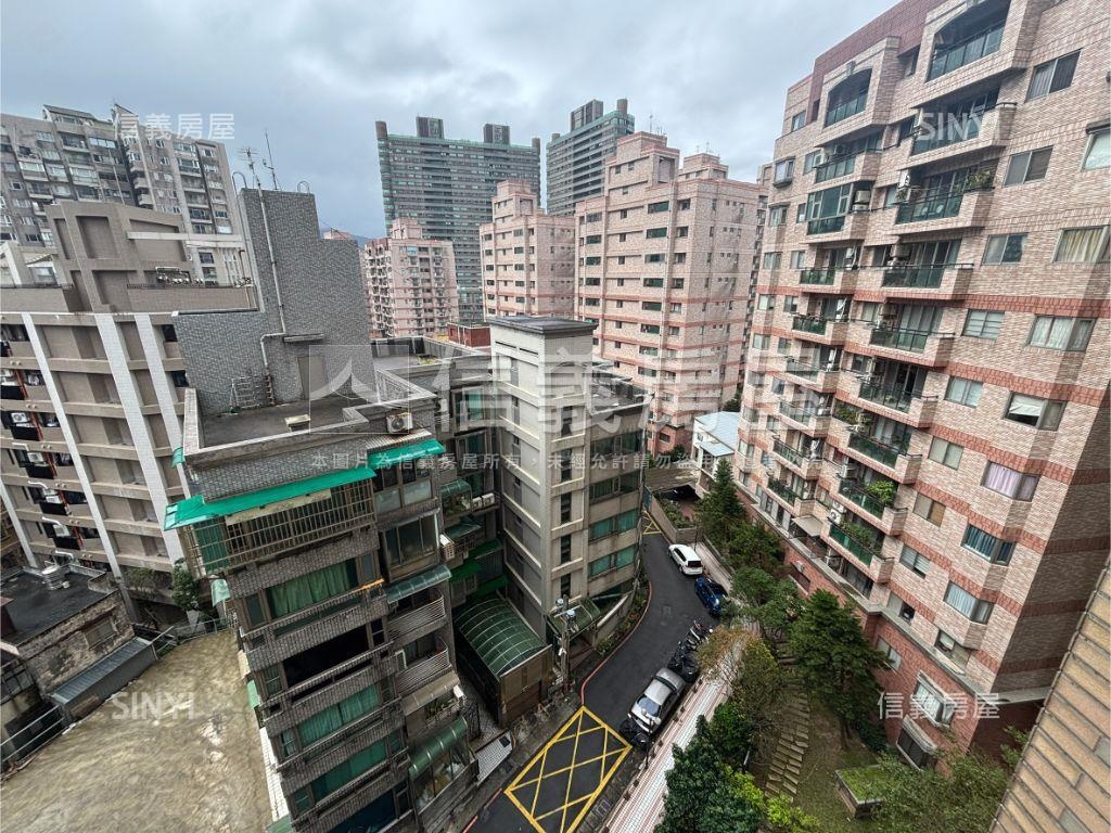 聖塔柔情成家三房房屋室內格局與周邊環境