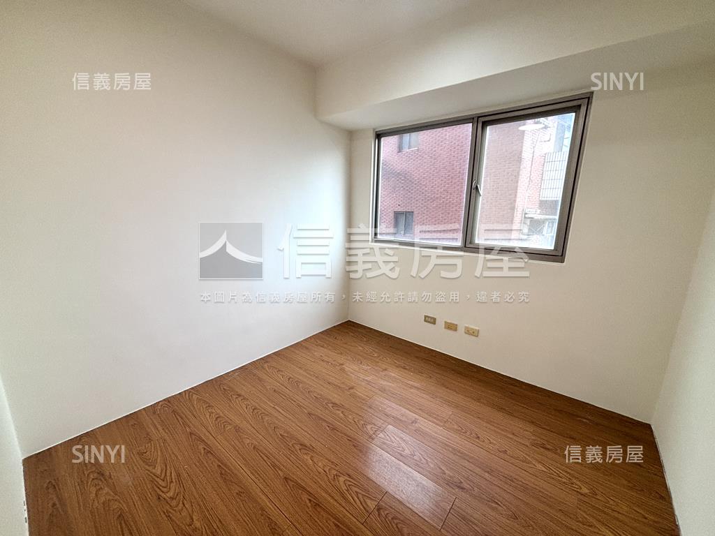 輕軌柔情成家三房房屋室內格局與周邊環境