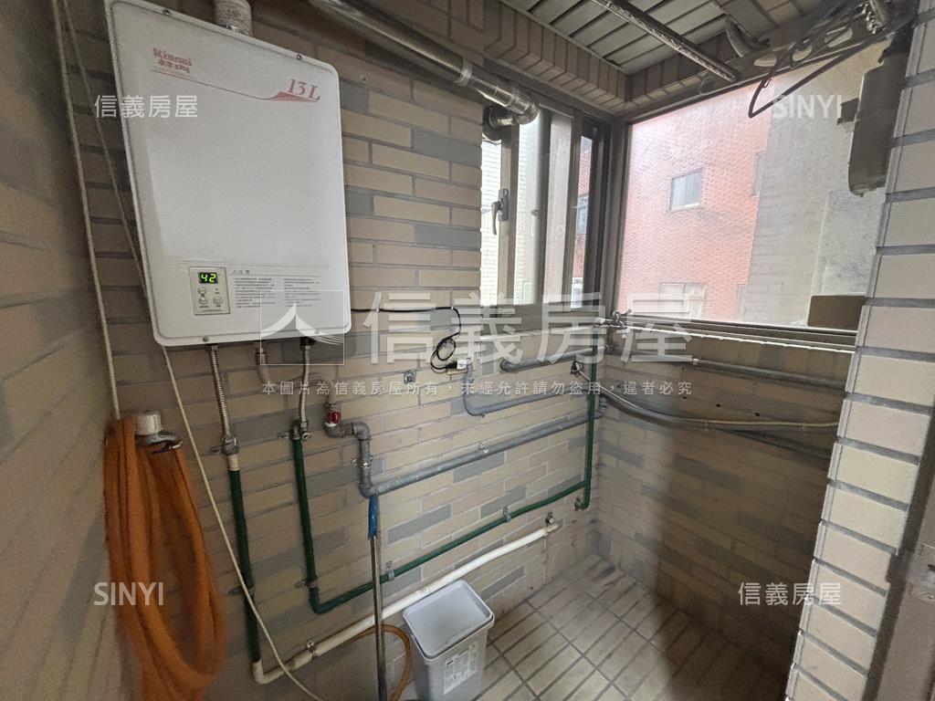 輕軌柔情成家三房房屋室內格局與周邊環境