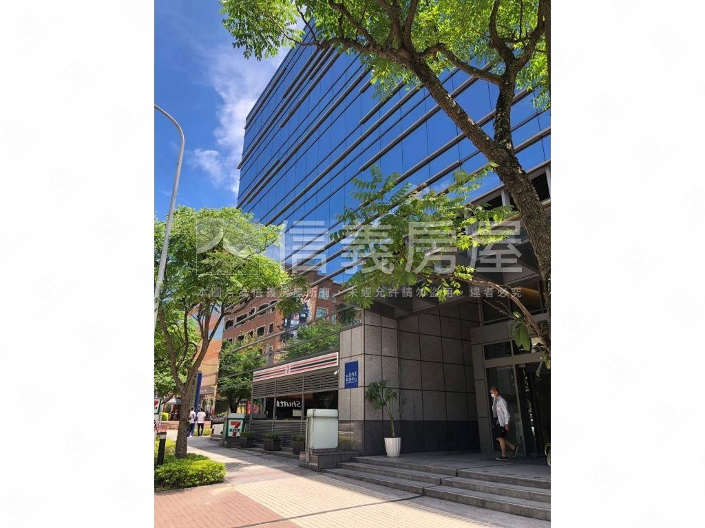 可看屋內科日內瓦商辦房屋室內格局與周邊環境