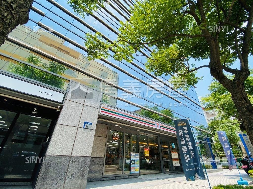 可看屋內科日內瓦商辦房屋室內格局與周邊環境