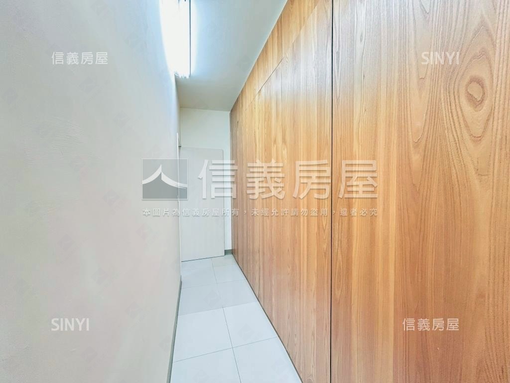 一品國硯精品露臺３房車位房屋室內格局與周邊環境