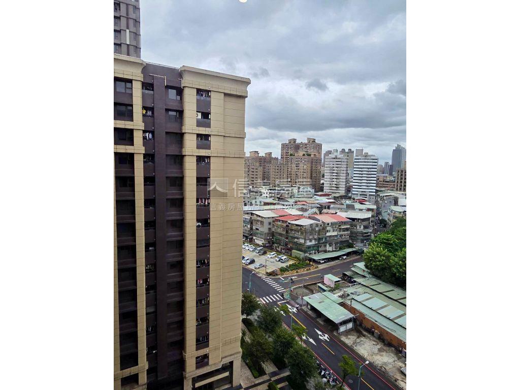 綠意青峰愜意甜蜜房＋車位房屋室內格局與周邊環境