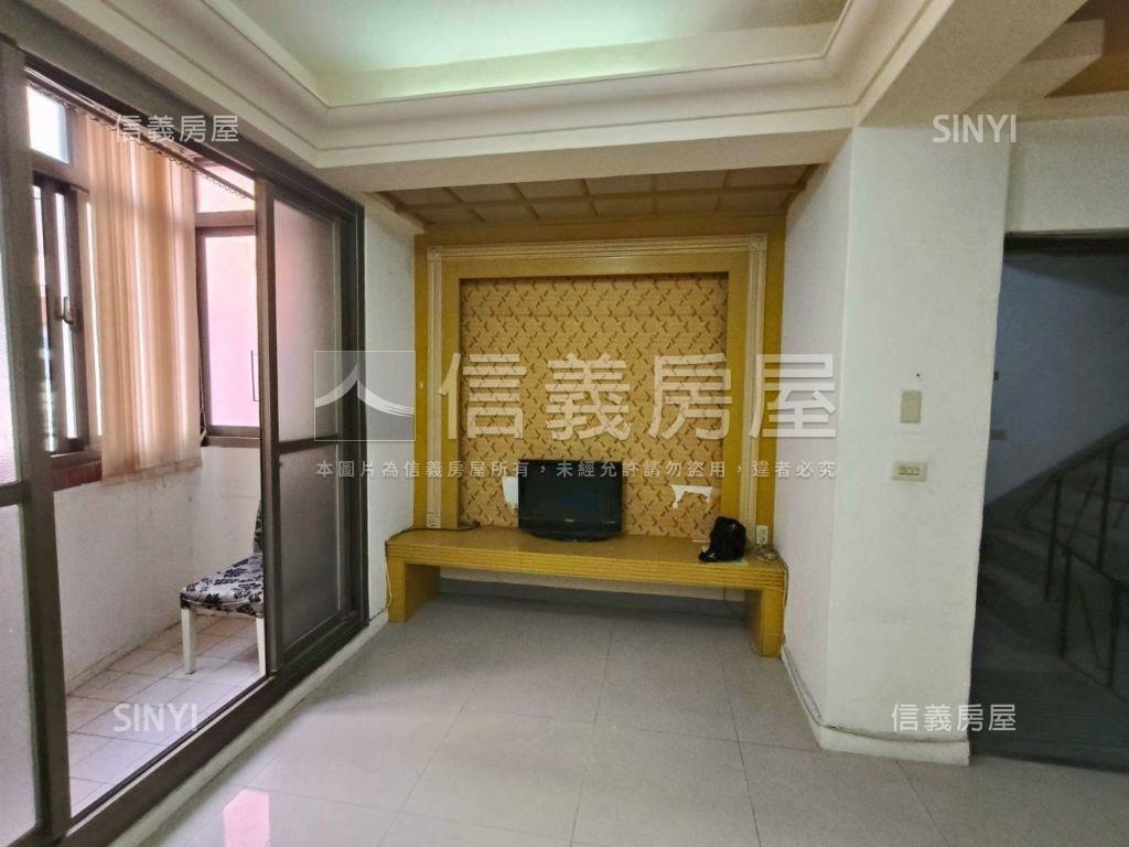 近文心崇德捷運站三房美寓房屋室內格局與周邊環境