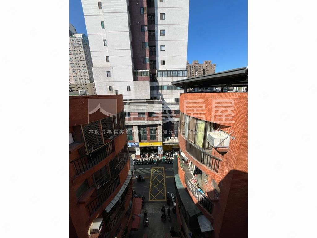 近文心崇德捷運站三房美寓房屋室內格局與周邊環境