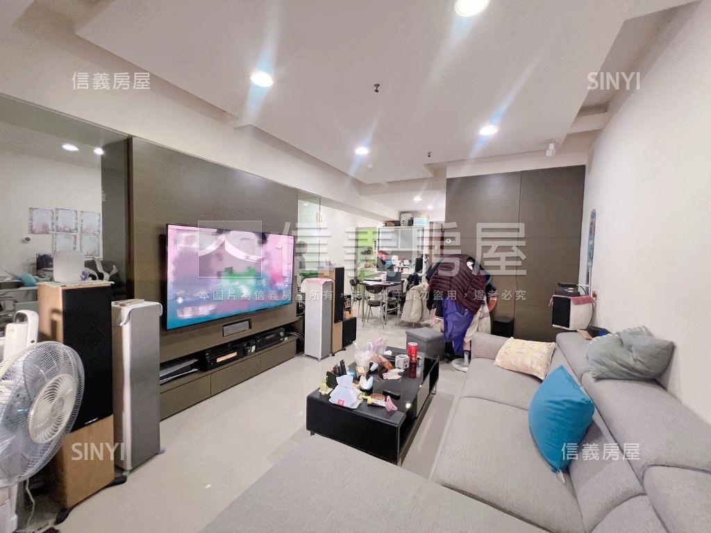 世紀風情。高樓４房帶車位房屋室內格局與周邊環境