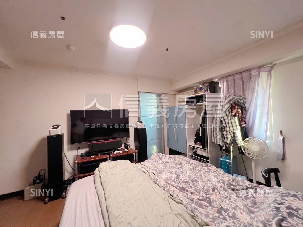 世紀風情。高樓４房帶車位房屋室內格局與周邊環境