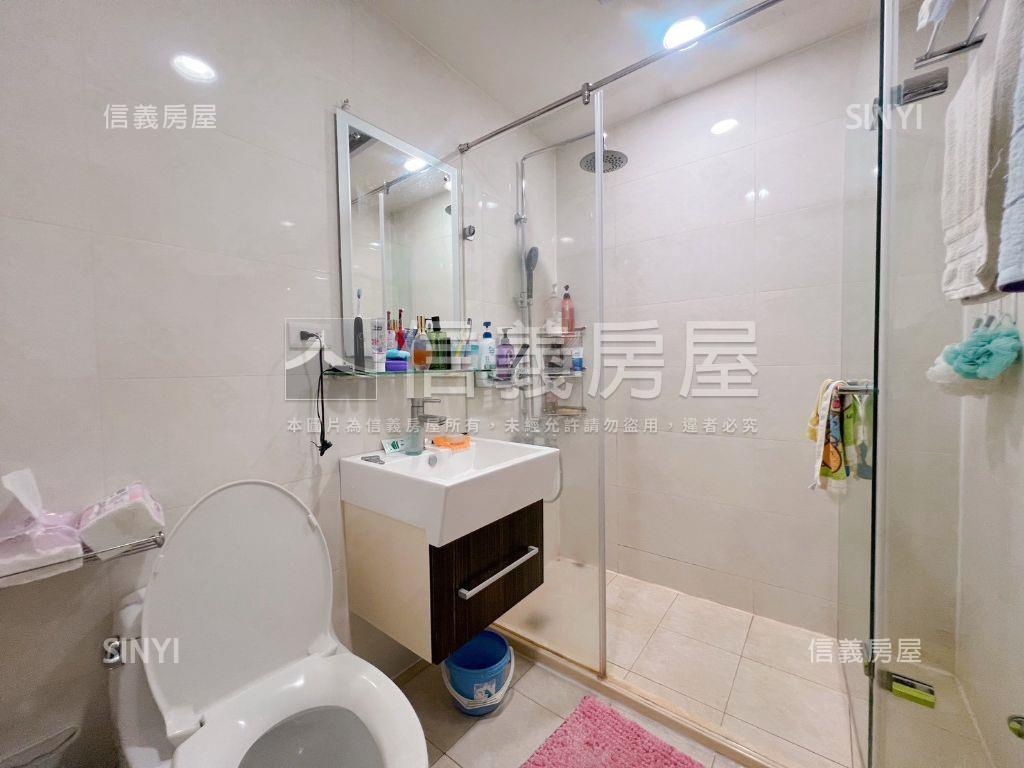 世紀風情。高樓４房帶車位房屋室內格局與周邊環境