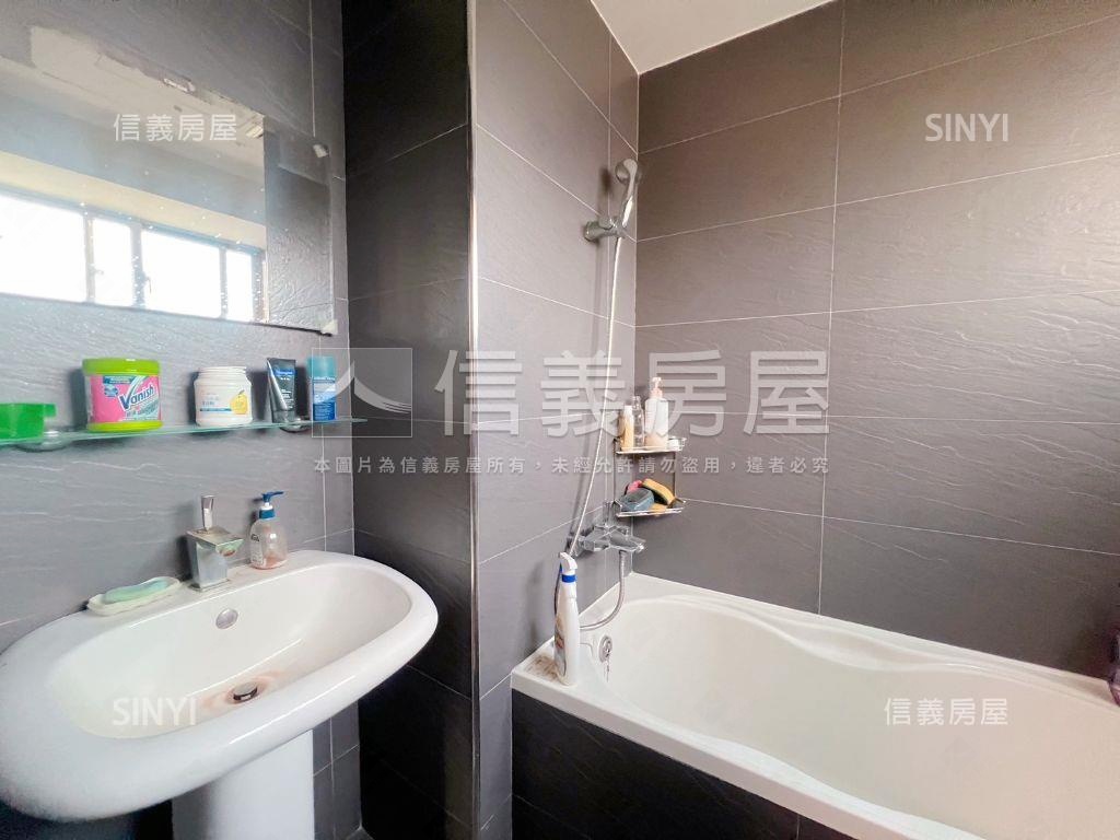 世紀風情。高樓４房帶車位房屋室內格局與周邊環境