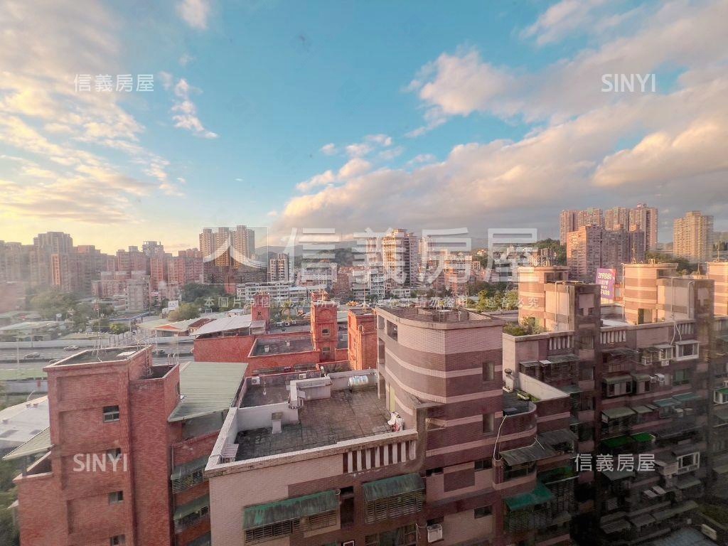 世紀風情。高樓４房帶車位房屋室內格局與周邊環境