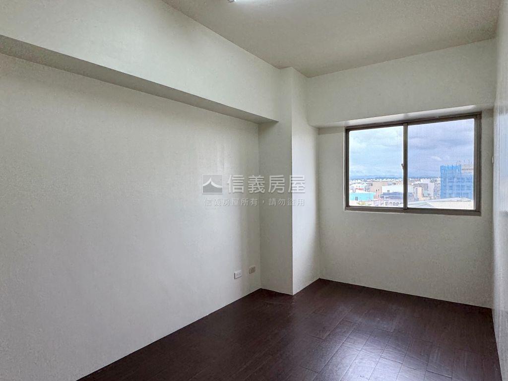 大灣商圈美三房＋車位房屋室內格局與周邊環境