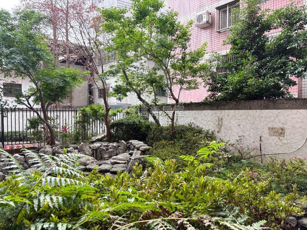 熊貓麗晶面寬約八米金店房屋室內格局與周邊環境