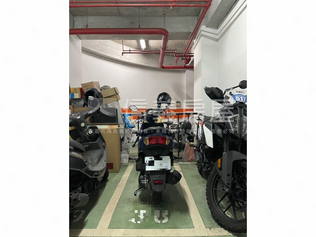 專任電梯２房平面車位房屋室內格局與周邊環境