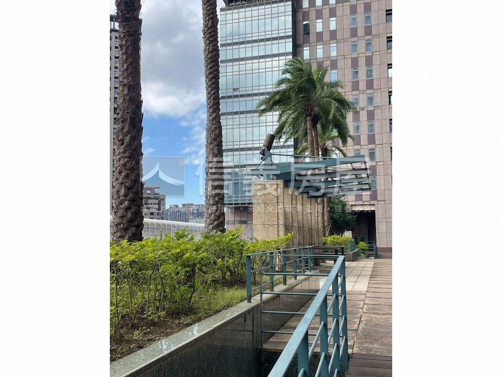 天空之城二房帶車位房屋室內格局與周邊環境