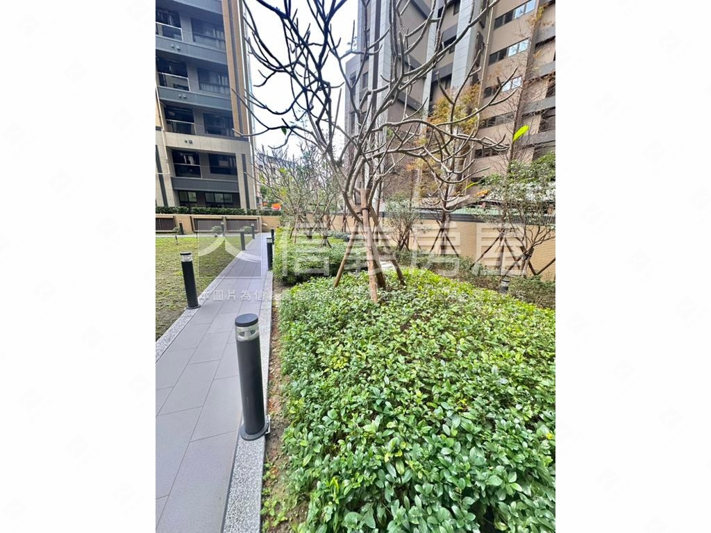 英倫公園面北景觀三房車位房屋室內格局與周邊環境