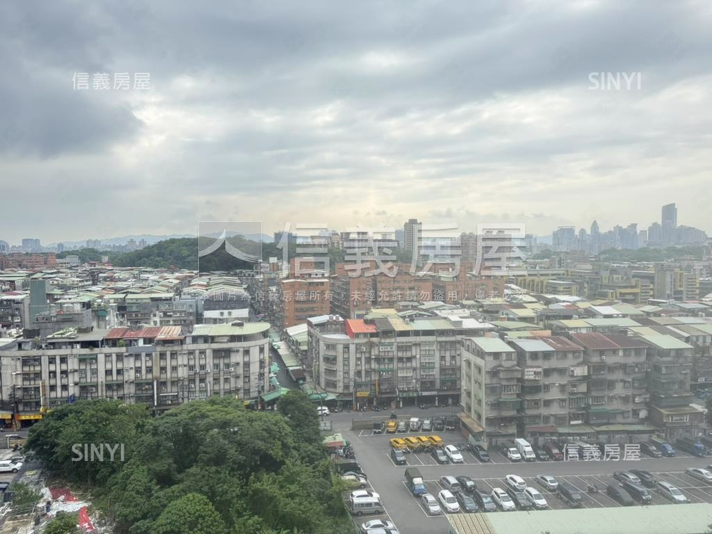 心中市面後棟電梯三房房屋室內格局與周邊環境