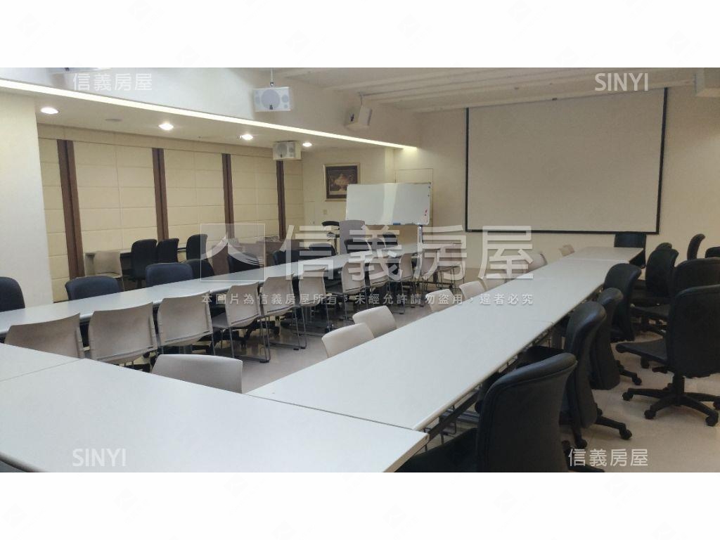 新板特區稀有辦公房屋室內格局與周邊環境