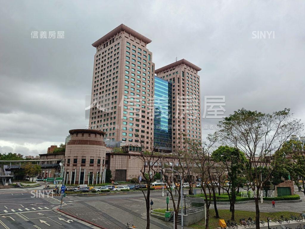 新板特區稀有辦公房屋室內格局與周邊環境