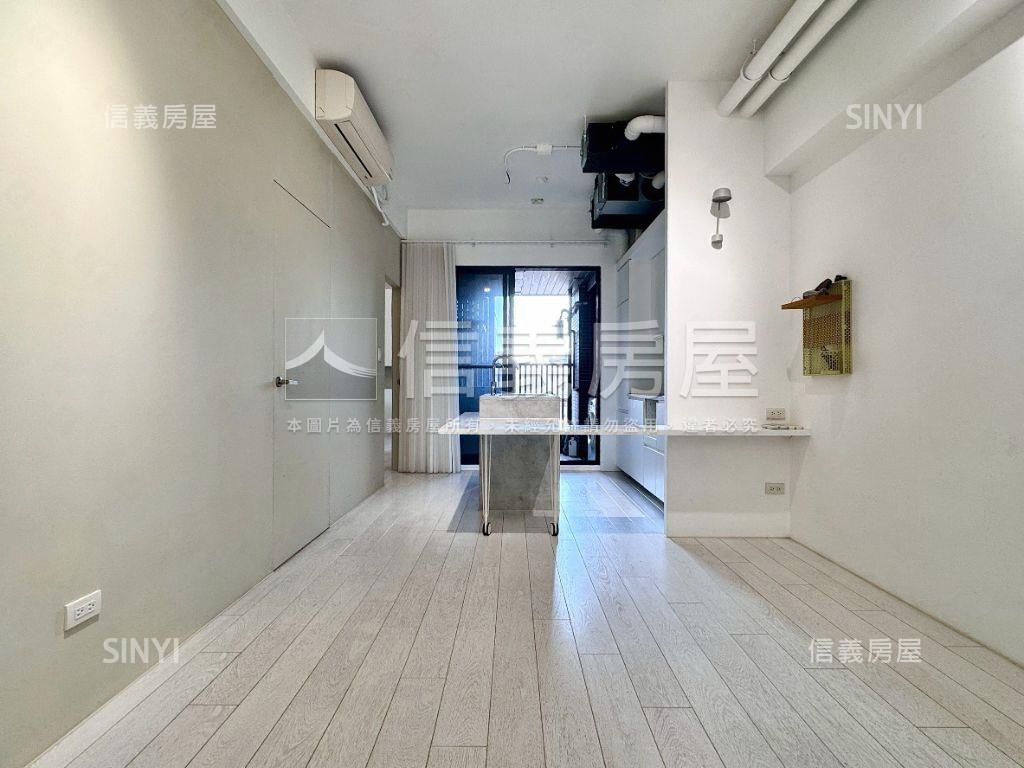 專任潤隆３房雙平車位可看房屋室內格局與周邊環境