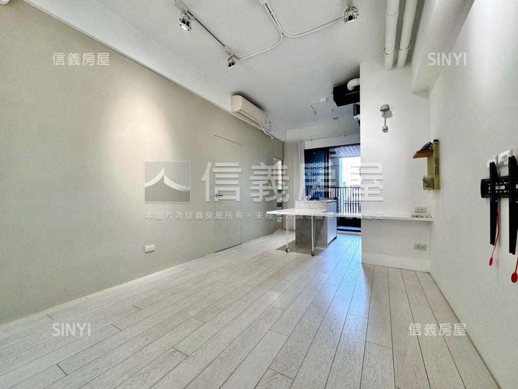 專任潤隆３房雙平車位可看房屋室內格局與周邊環境
