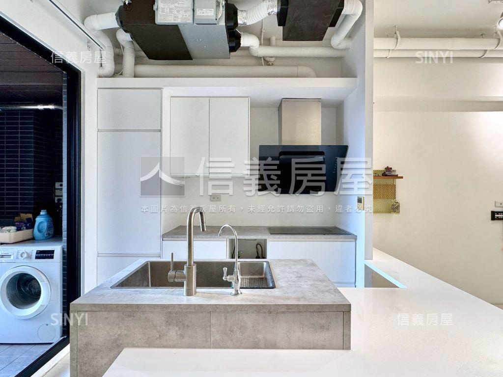 專任潤隆３房雙平車位可看房屋室內格局與周邊環境