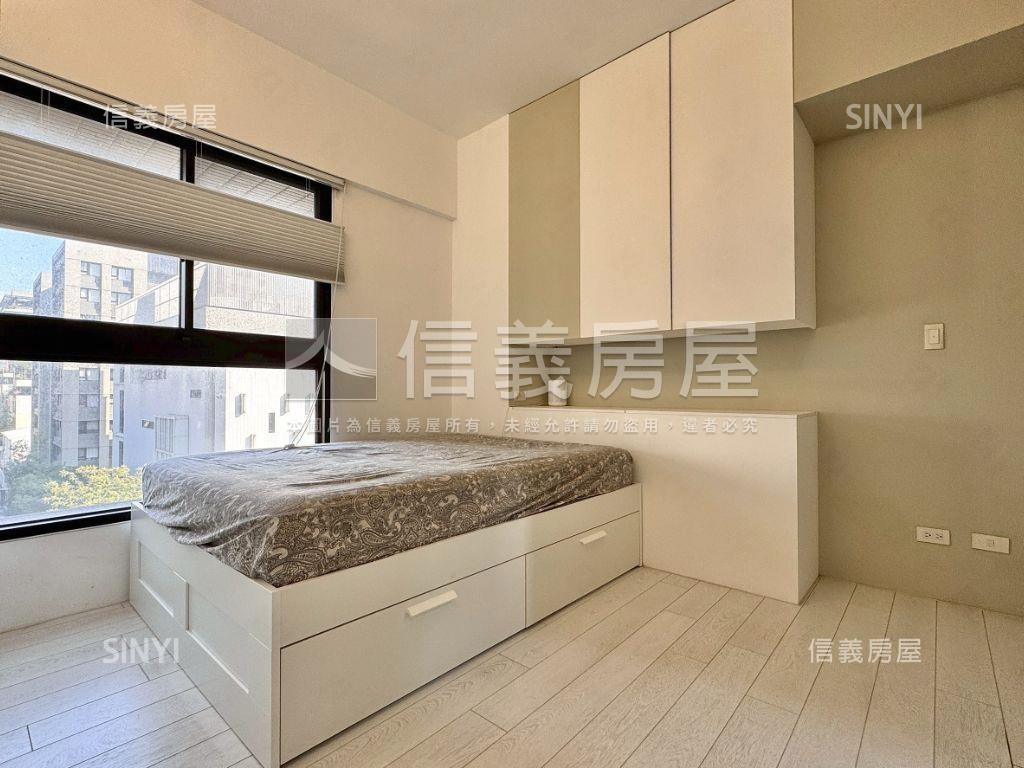 專任潤隆３房雙平車位可看房屋室內格局與周邊環境