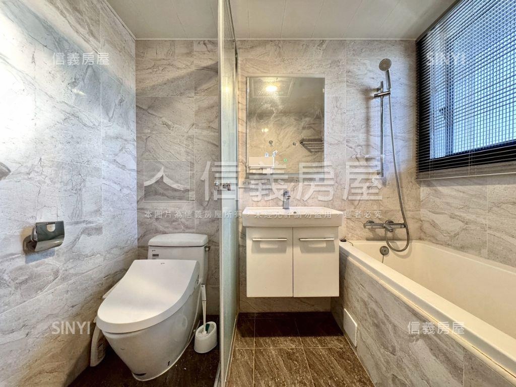 專任潤隆３房雙平車位可看房屋室內格局與周邊環境