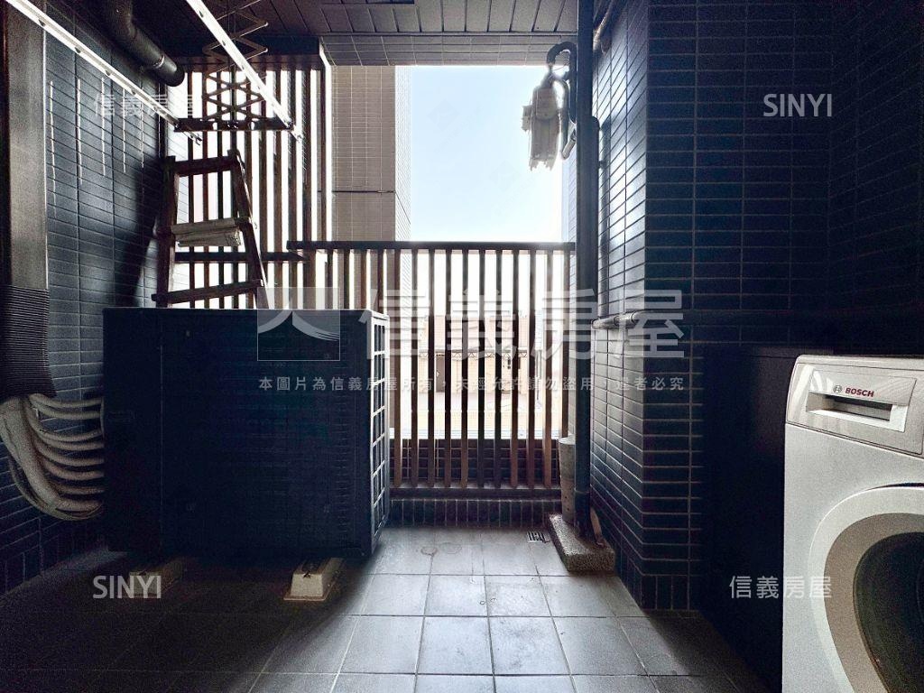 專任潤隆３房雙平車位可看房屋室內格局與周邊環境