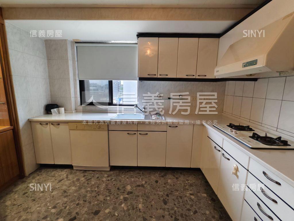 廣三帝王天廈３＋１房平車房屋室內格局與周邊環境