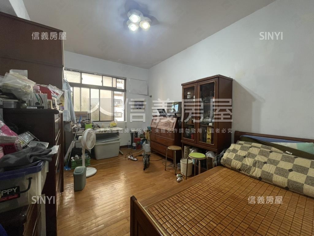 邊間三面採光四房華廈房屋室內格局與周邊環境