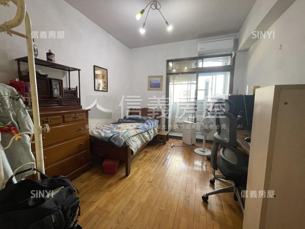 邊間三面採光四房華廈房屋室內格局與周邊環境