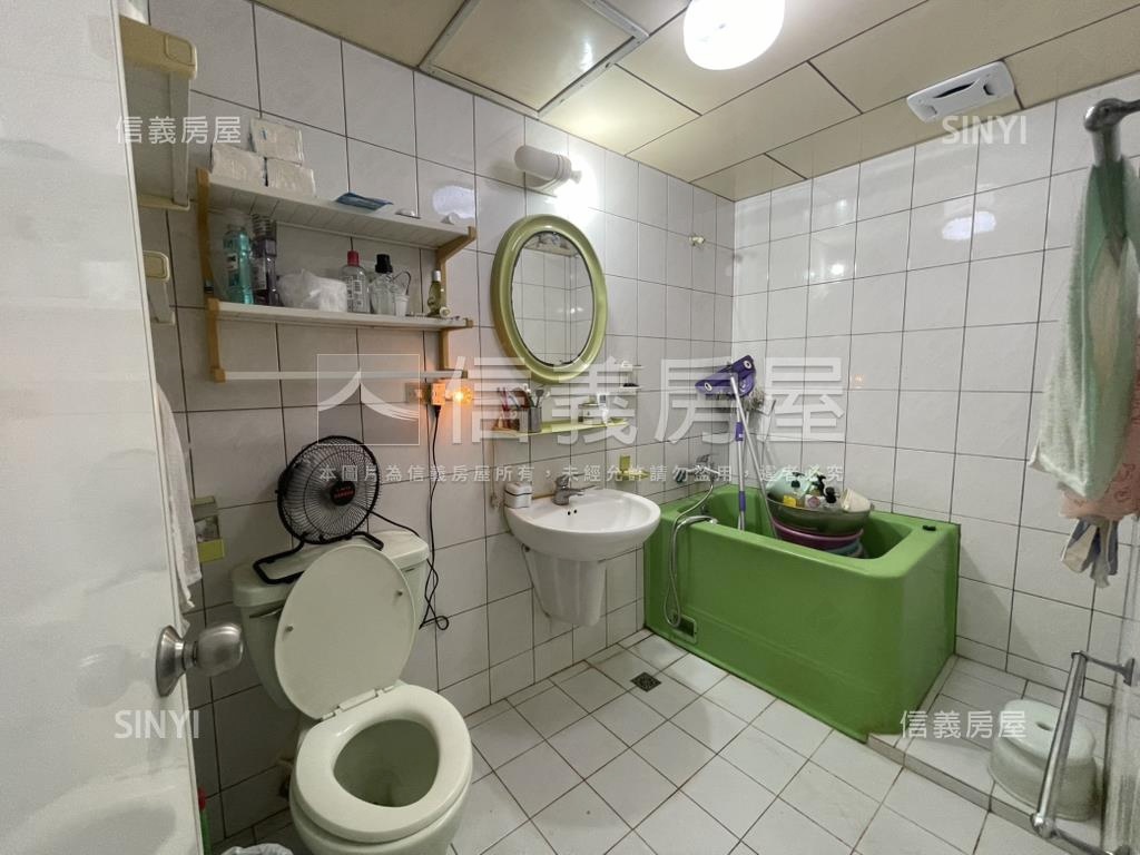 邊間三面採光四房華廈房屋室內格局與周邊環境